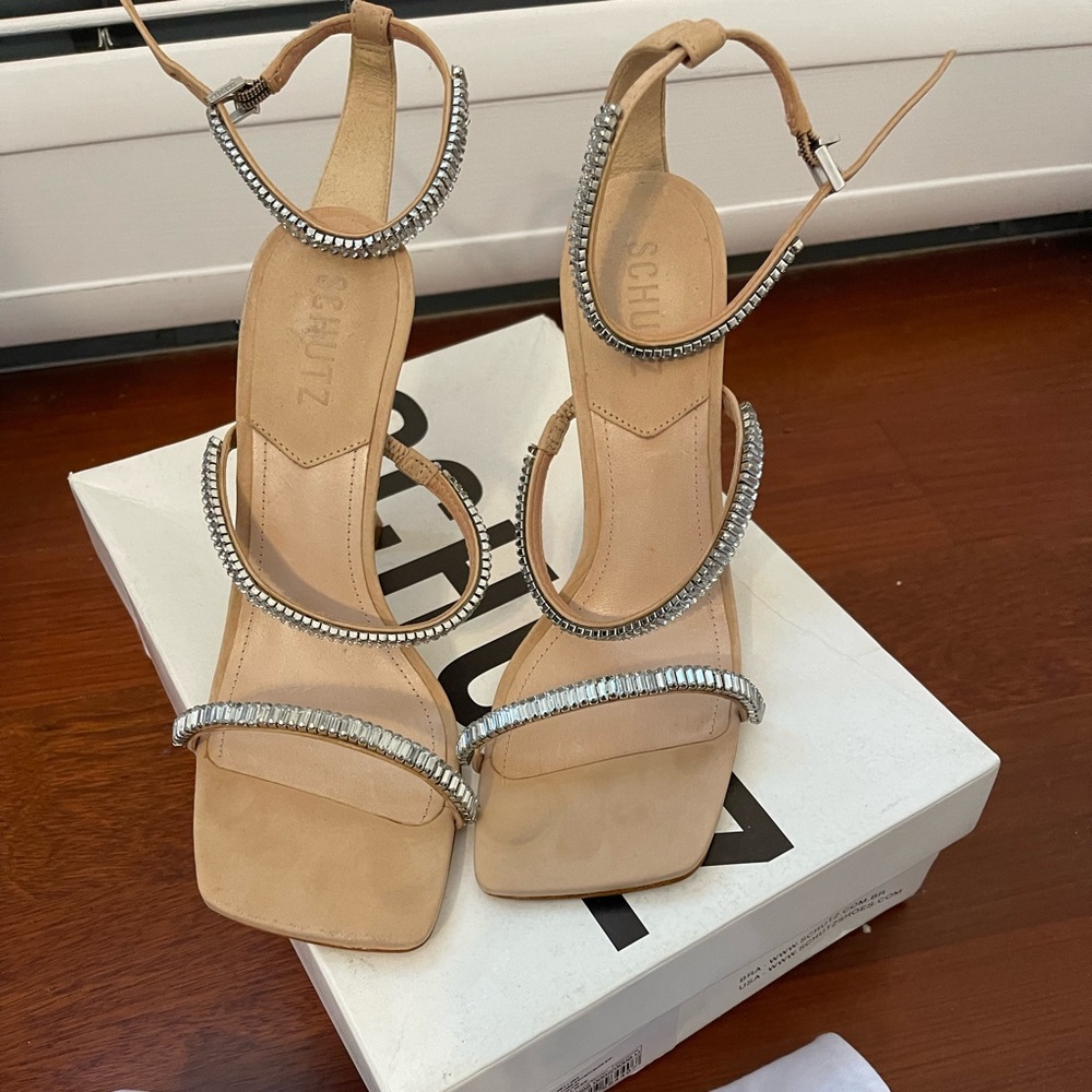 Brand new Schutz embellished sandals!